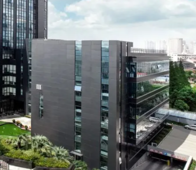 青島冠華建設(shè)集團(tuán)有限公司承接建筑工程項(xiàng)目的資質(zhì)與實(shí)力解讀